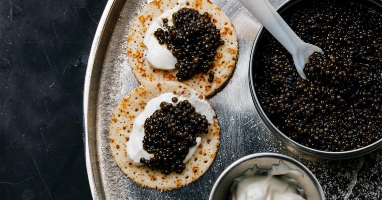 Почему чёрная икра такая дорогая?